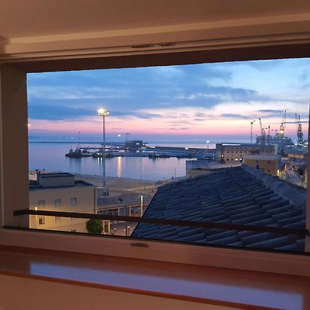 La Finestra Sul Porto Apartment Ancona Exteriör bild